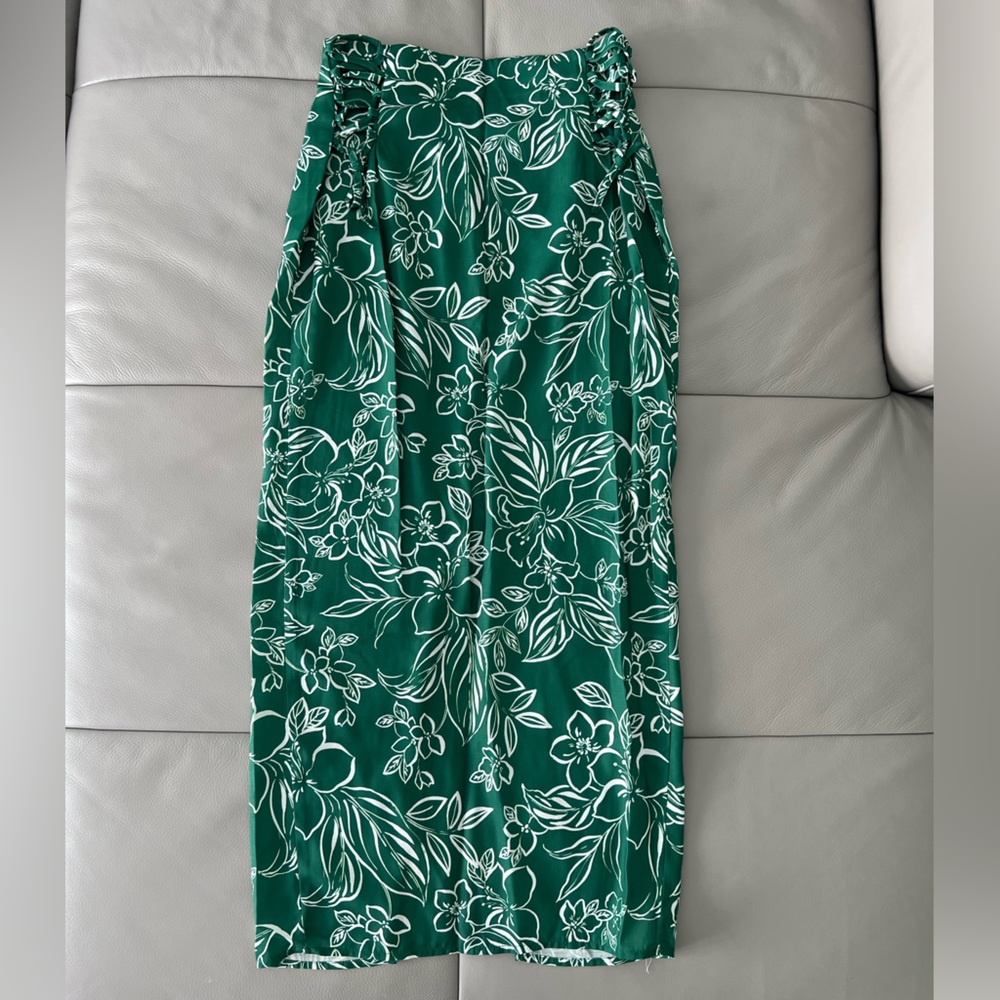Green skirt